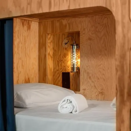 Eklo Centre Gare Hotel *