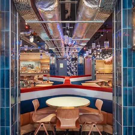 ホテル Eklo Centre Gare Saint-roch 3*